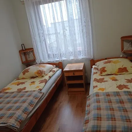 Δωμάτια σε οικογενειακή κατοικία Jarzebinka Wiele
